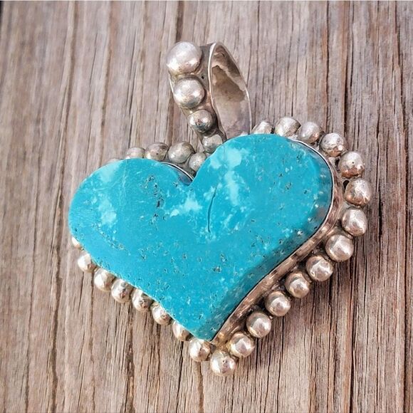 Choctaw Gale Self Beaded Wide Heart Turquoise Pendant - Picture 3 of 8